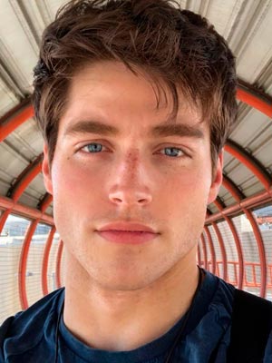 Фрой Гутьеррез
Froy Gutierrez